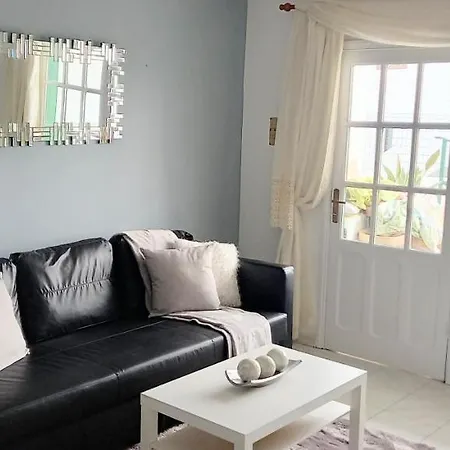 Beautiful Spacious 1-bed With Aircon Apartamento Puerto del Carmen (Lanzarote)