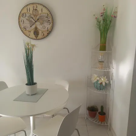 Beautiful Spacious 1-bed With Aircon Apartamento *